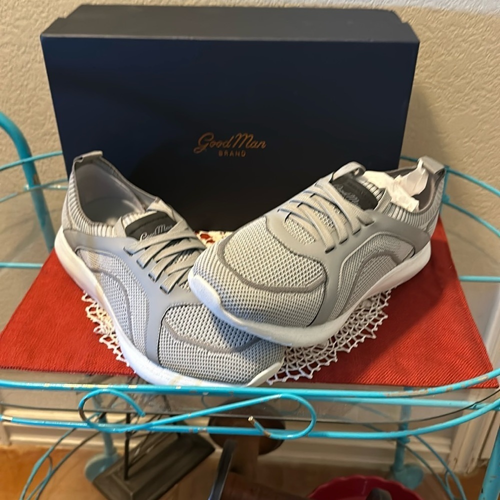 NWT Good Man mens Trainer Sneaker. Size 11. Grey Knit Trainer Shoe